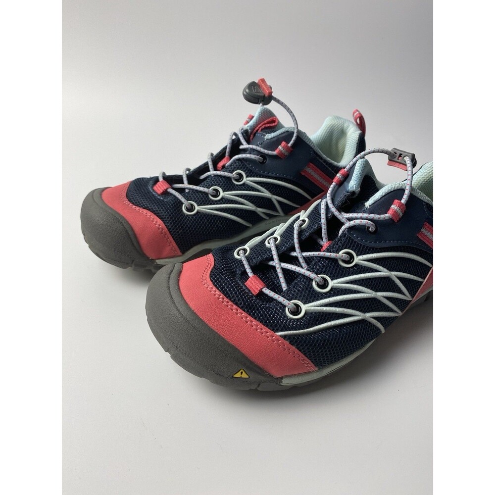 Keen Women’s Sneaker Shoes Sz 5 Hiking No Tie Closure Athletic Outdoor Blue/pink